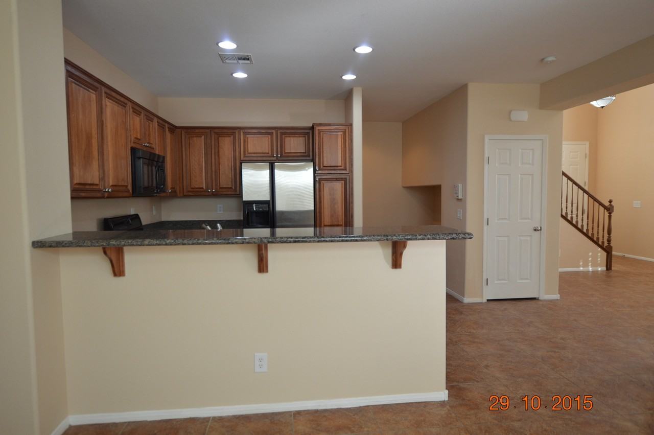 6125 Sugartree Ave - Photo 3 of 40