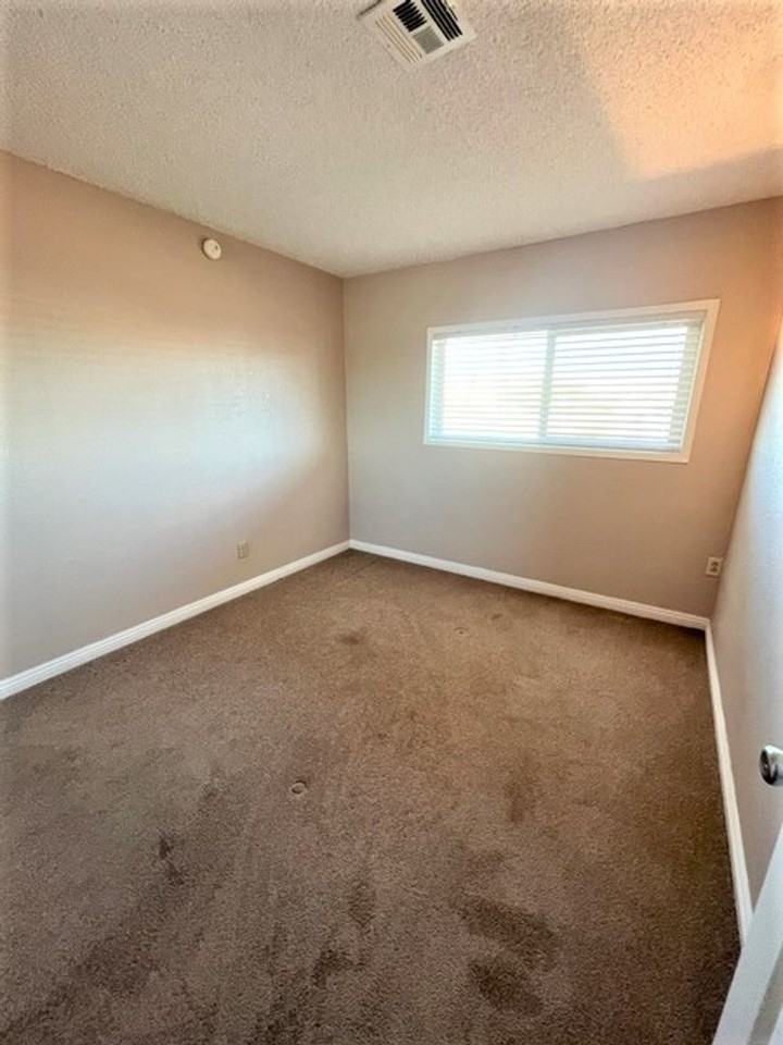 11 California Way - Photo 2 of 16