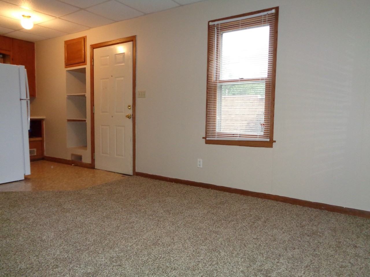 1640 N Holyoke Ave - Photo 3 of 10