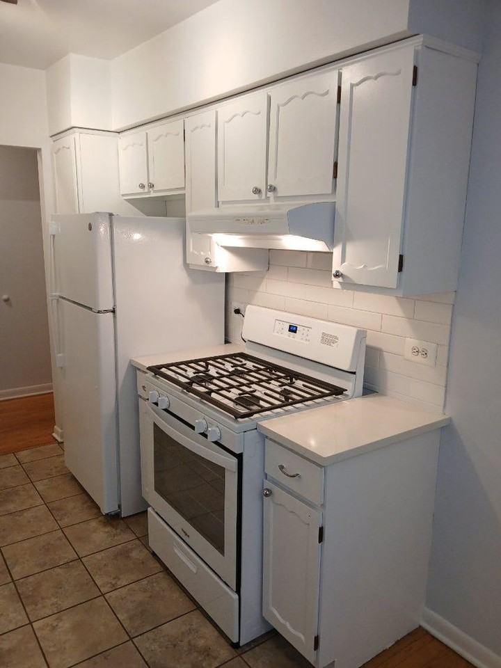 2420-30 W. 183rd Street - Photo 2 of 9