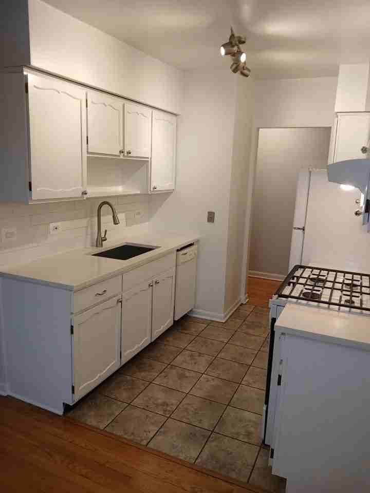 2420-30 W. 183rd Street - Photo 3 of 9