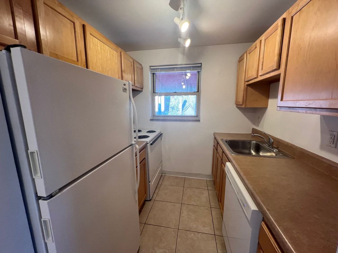 5731 Ellsworth Avenue - Photo 2 of 17