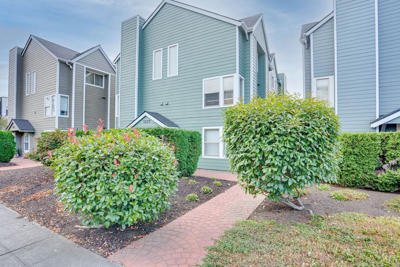 Natural Light Filled 2bd/2bth Loft Condo in Crown Hill, $2,550/mo. - Photo 2 of 5