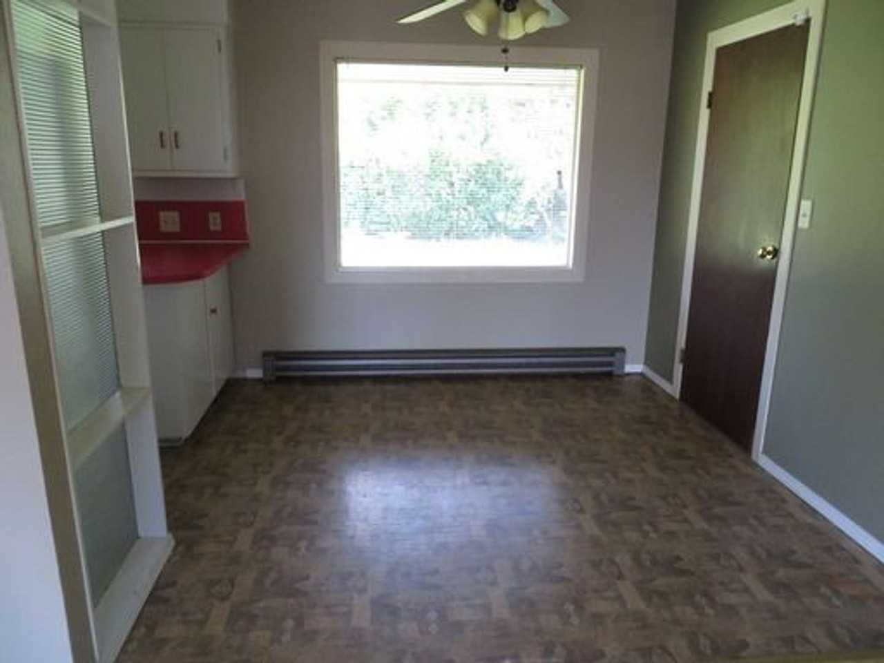 2487 Laralee St - Photo 3 of 10