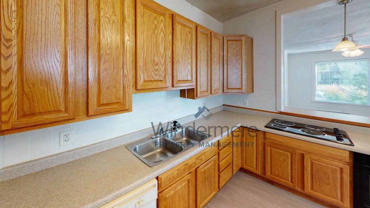 207 N Spokane St - Photo 7 of 14