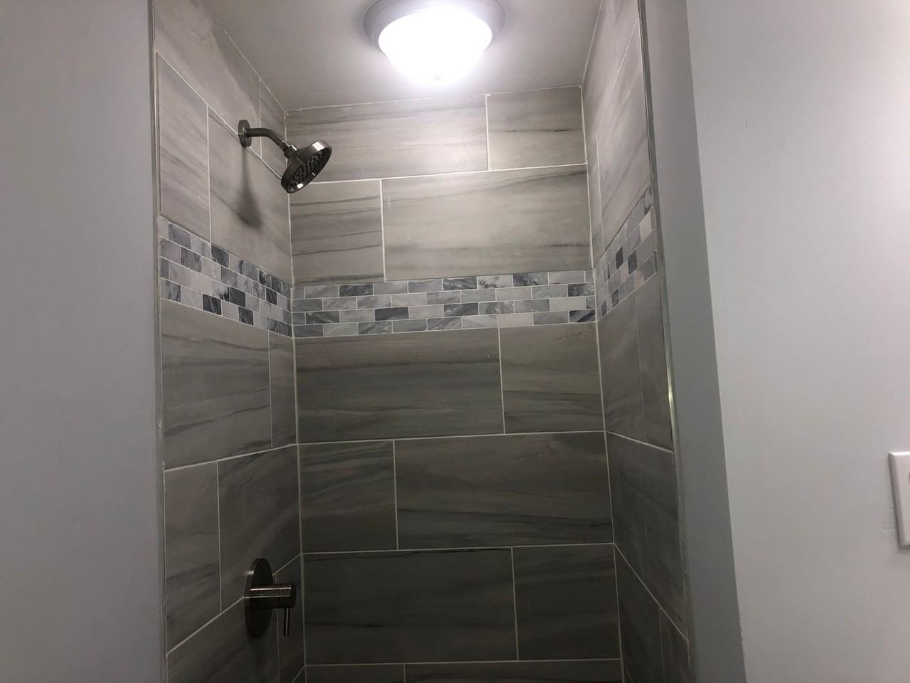 614 73rd St - Photo 5 of 34