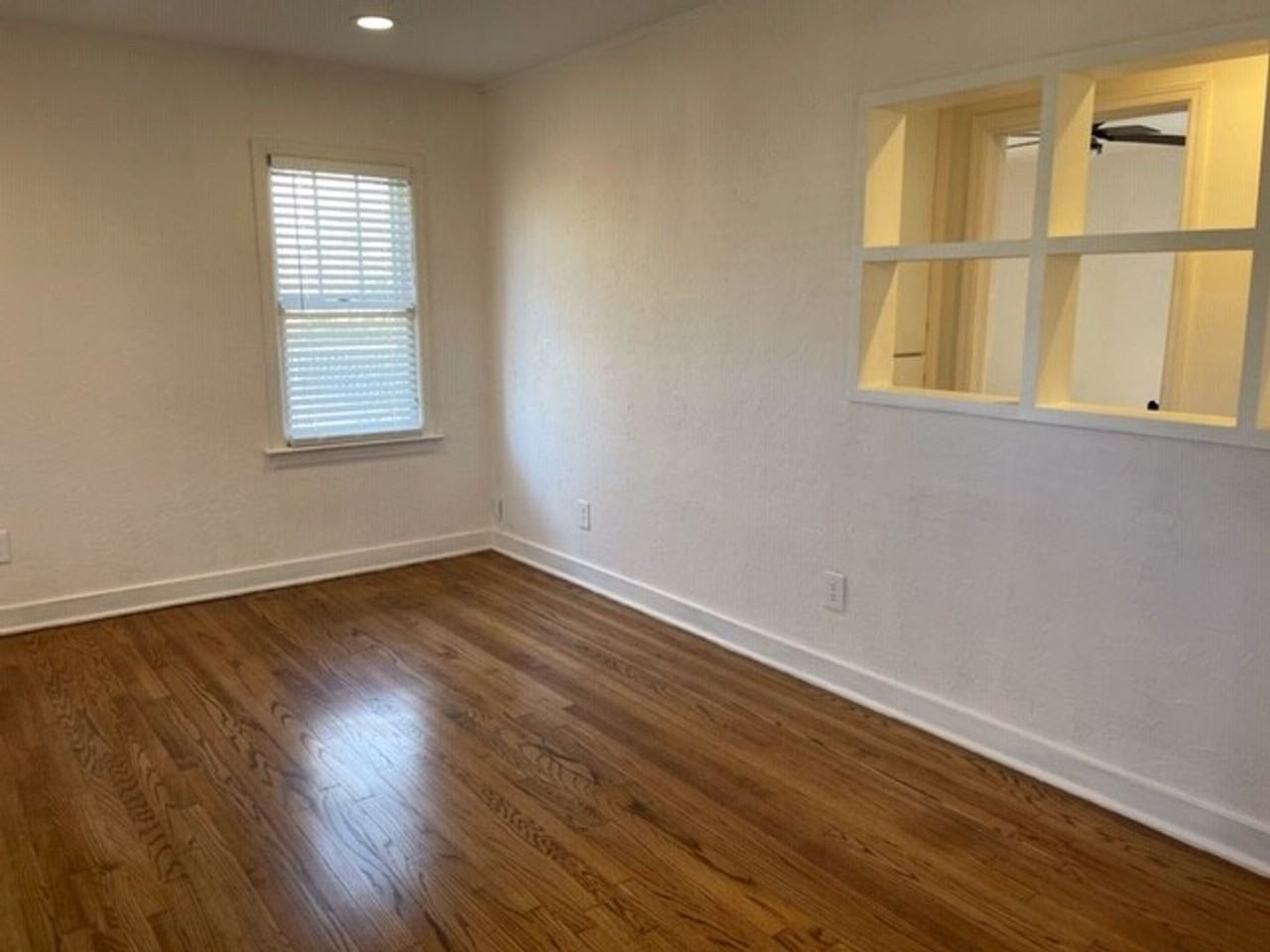 2312 Nw 33rd St - Photo 3 of 14