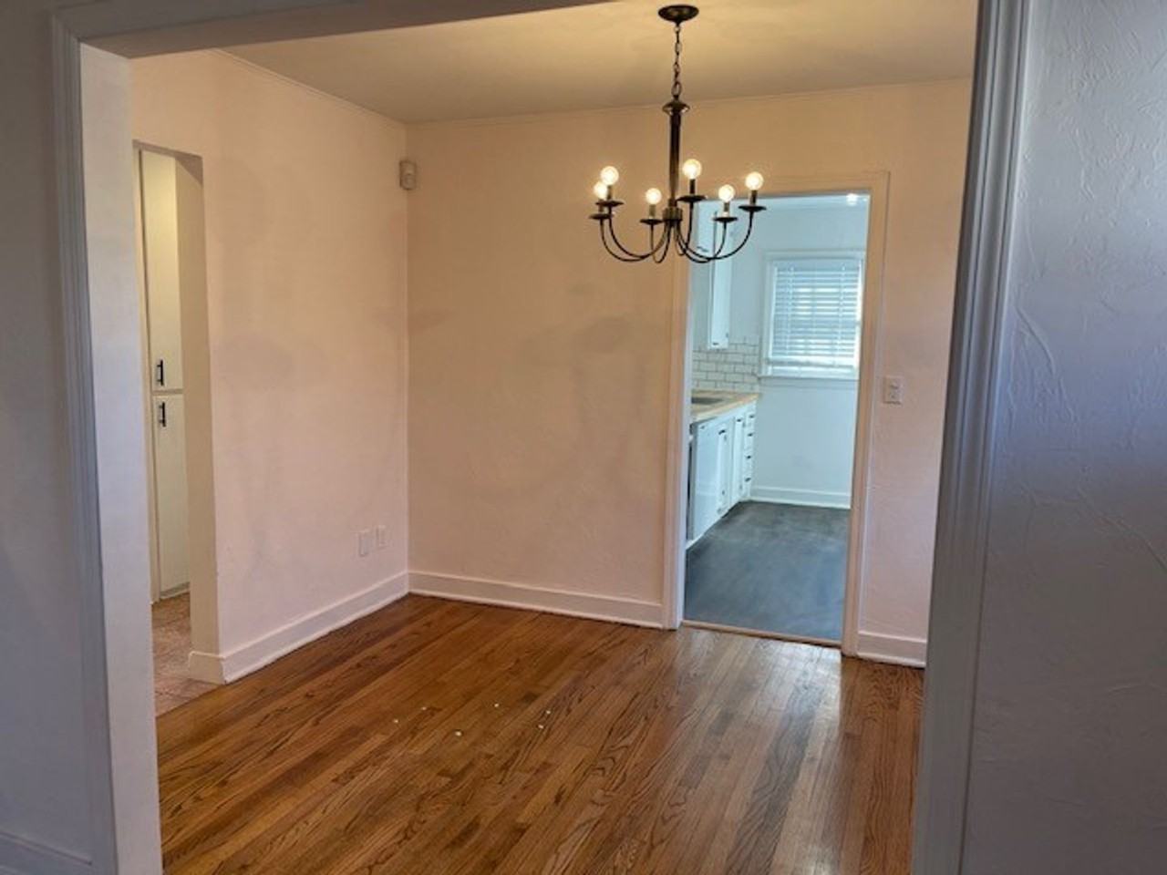 2312 Nw 33rd St - Photo 4 of 14