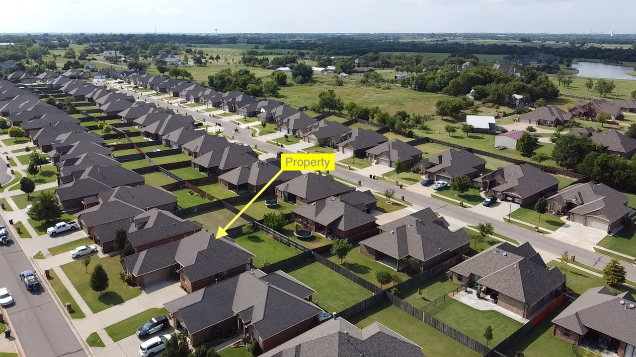 2705 Se 39th St - Photo 3 of 11