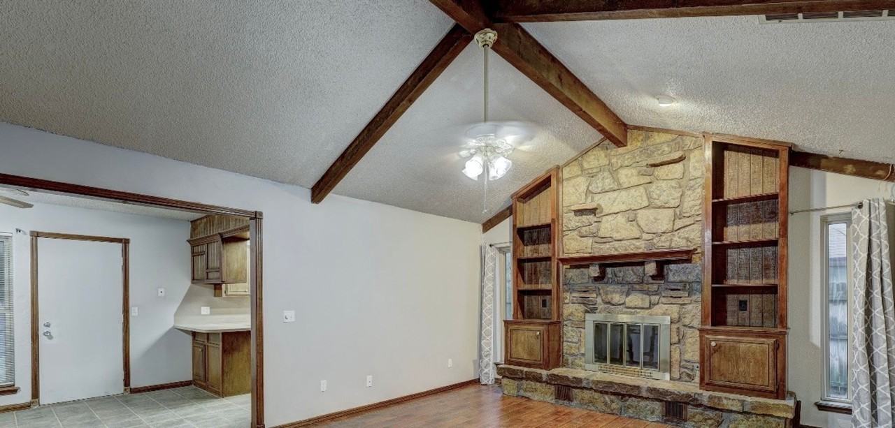 1308 Smoking Tree St - Photo 2 of 23