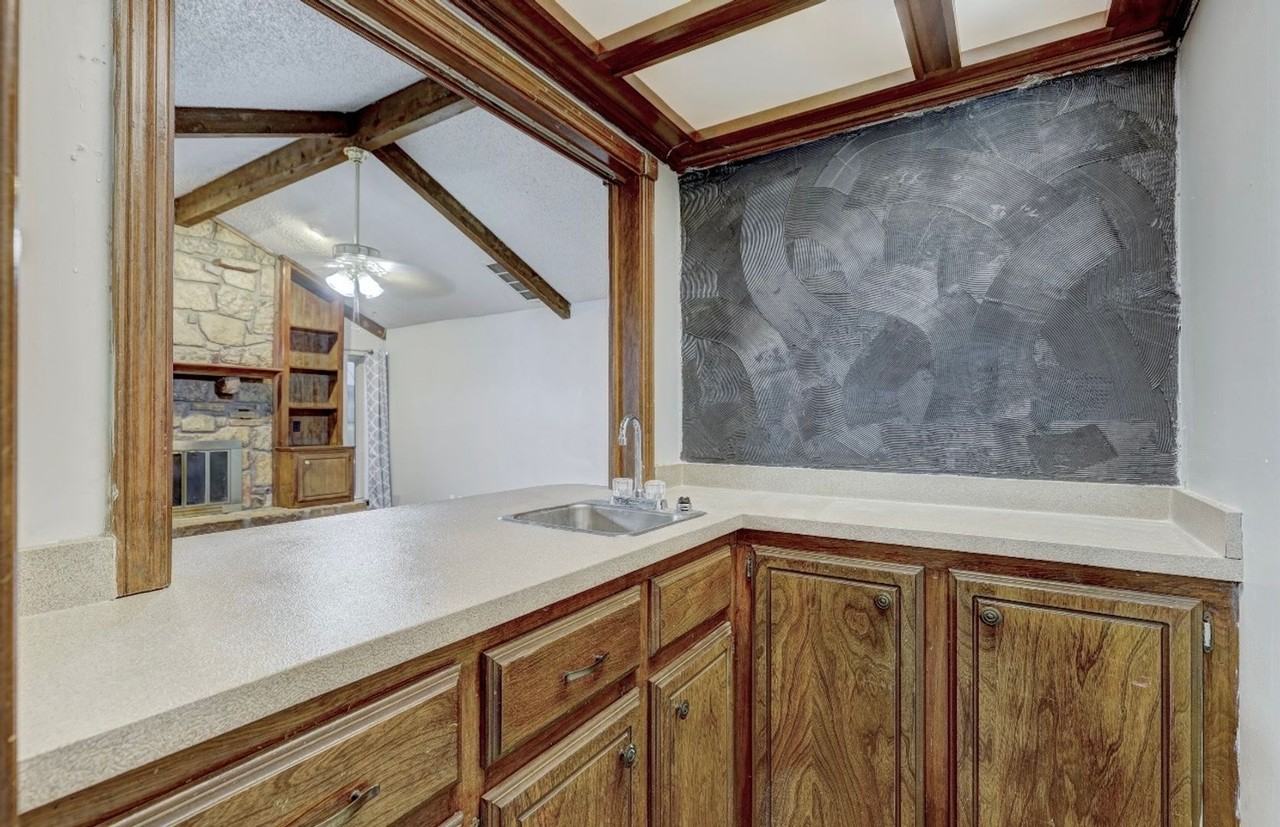 1308 Smoking Tree St - Photo 6 of 23