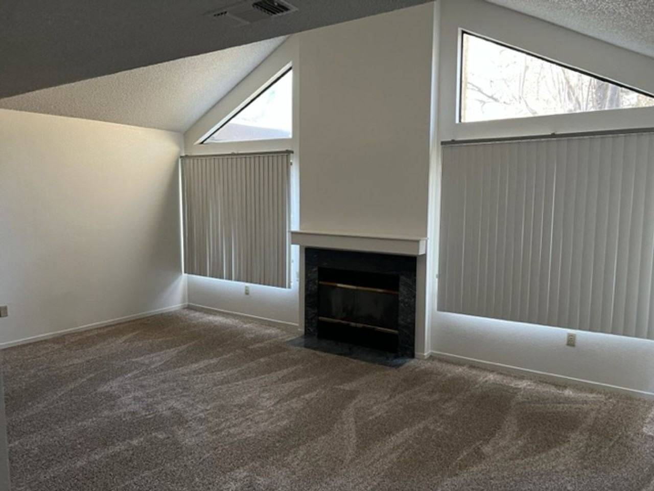 22 Sierra Lakeside Ln - Photo 2 of 17