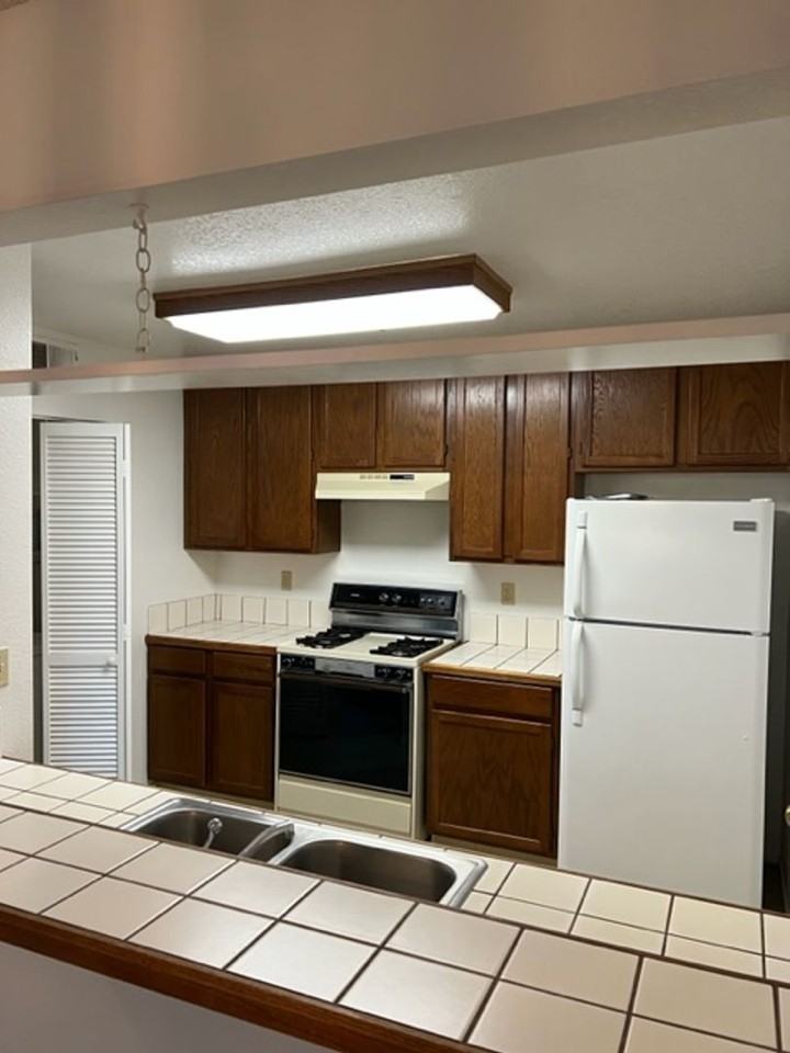 22 Sierra Lakeside Ln - Photo 4 of 17