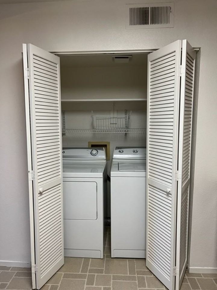 22 Sierra Lakeside Ln - Photo 5 of 17