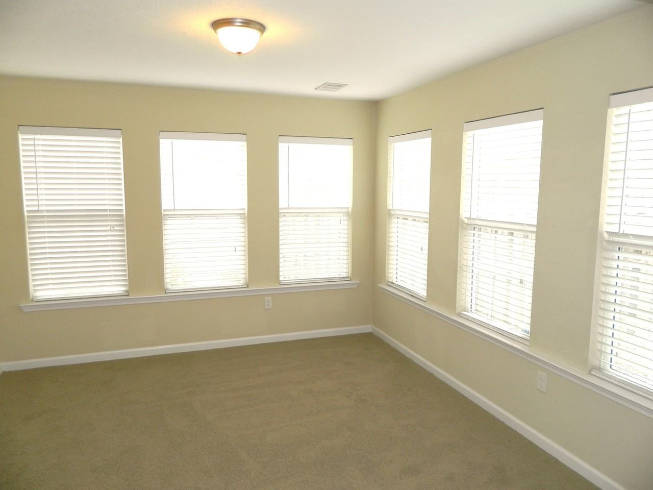 2014 Kennesaw Way - Photo 5 of 19