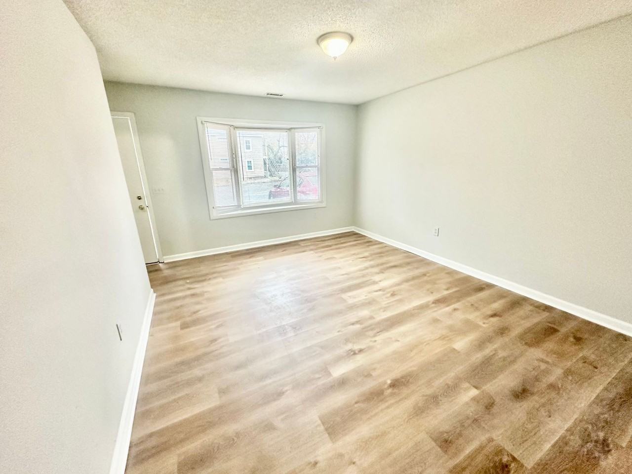 601 Charlotte Ave #4 - Photo 4 of 9