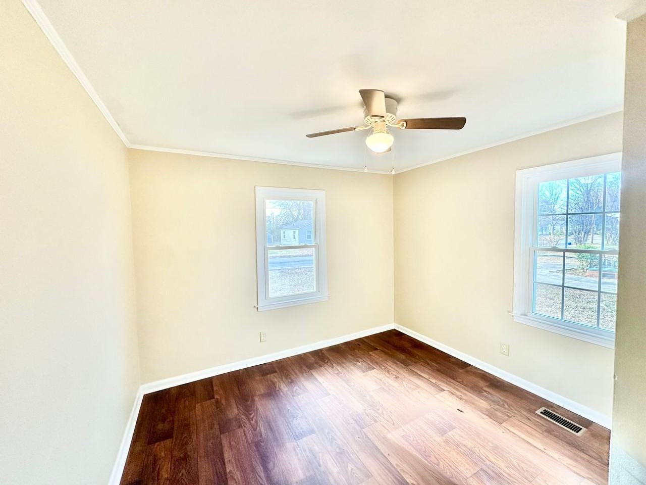 318 Arnold St - Photo 4 of 8