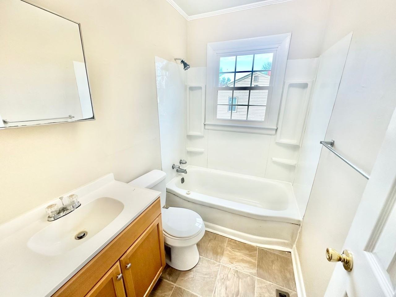 318 Arnold St - Photo 5 of 8