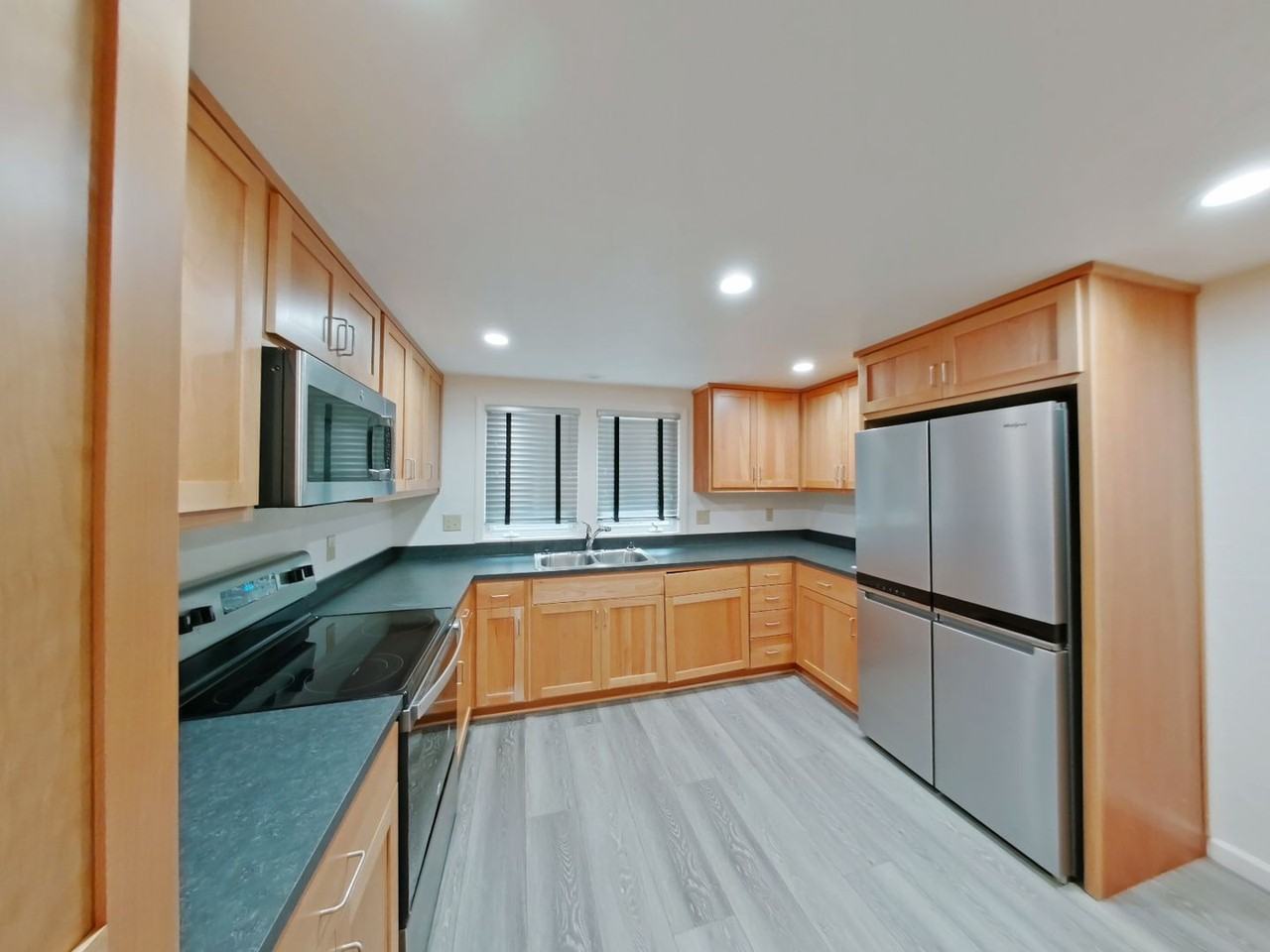 1571 High St - Photo 6 of 17