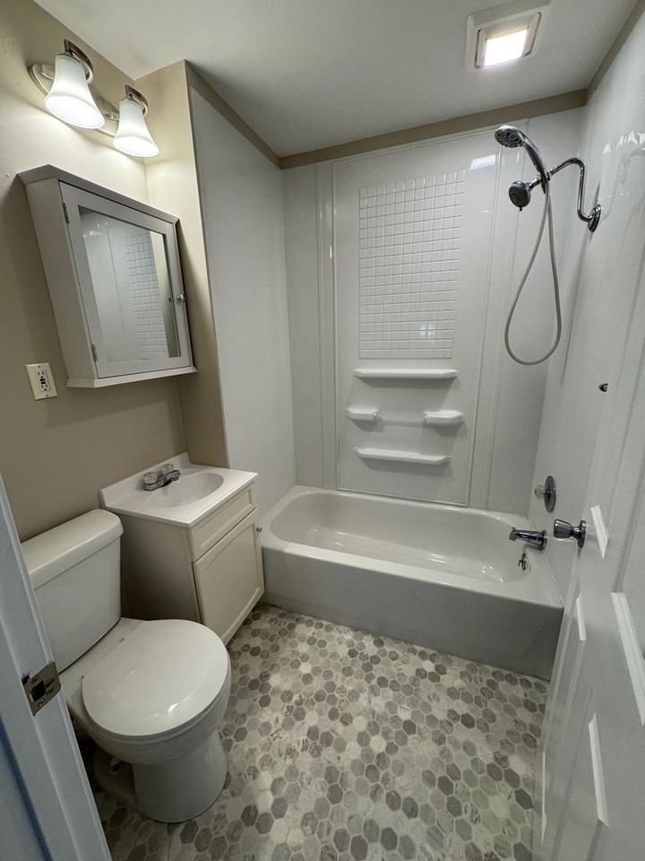 217 Huron Rd - Photo 6 of 10