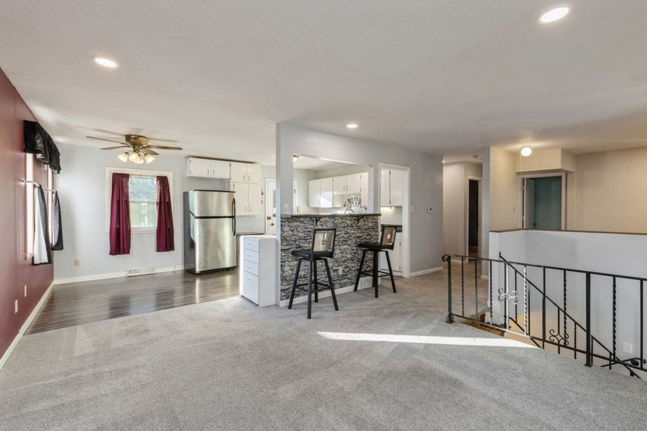 306 Ne Grant St - Photo 4 of 16