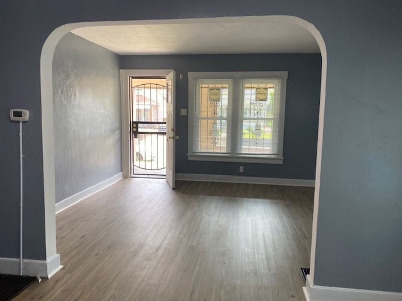 609 Shoop Ave - Photo 2 of 12