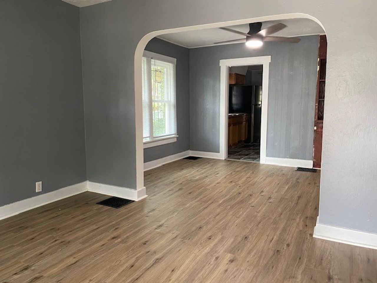 609 Shoop Ave - Photo 4 of 12