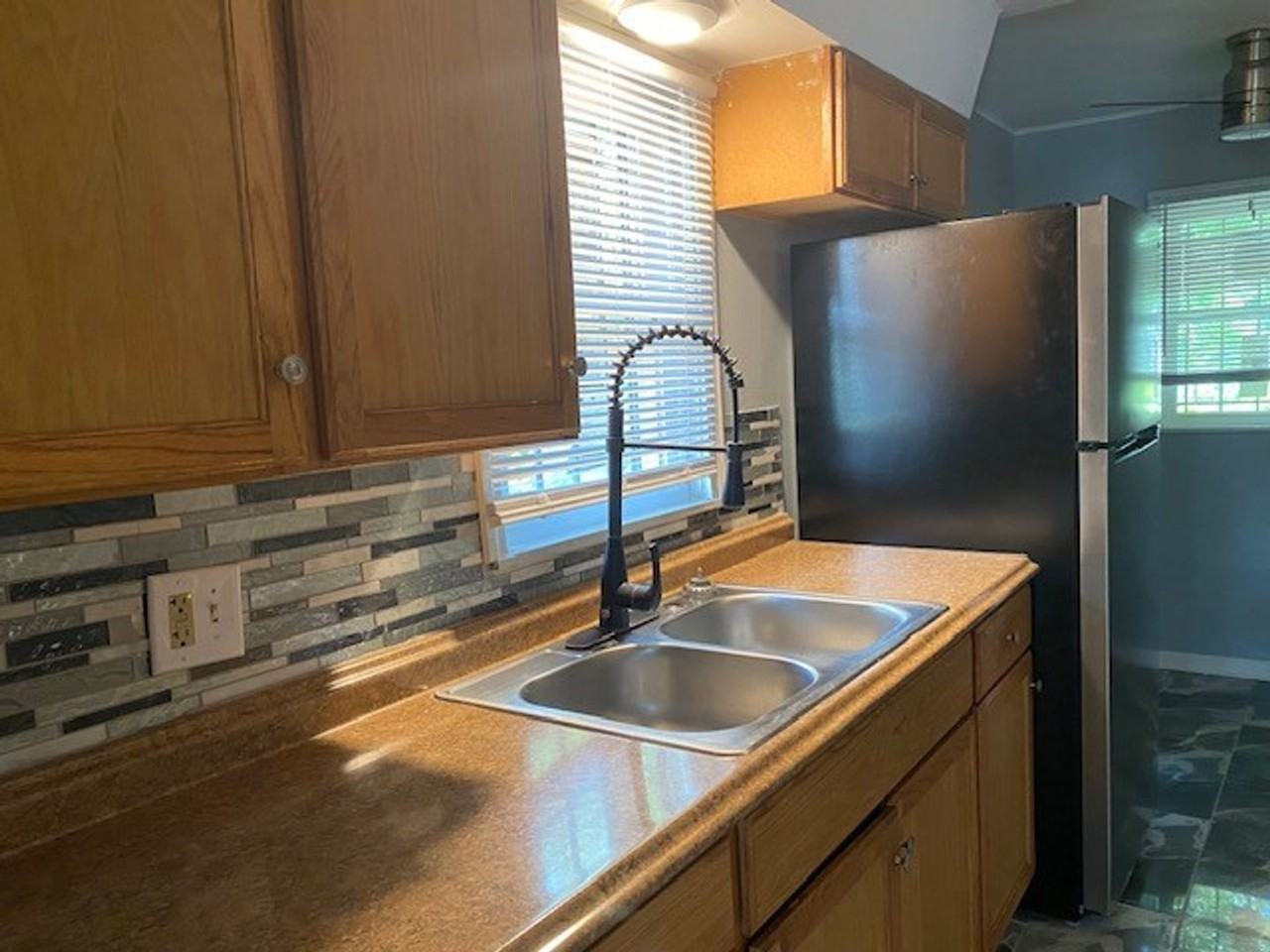 609 Shoop Ave - Photo 7 of 12