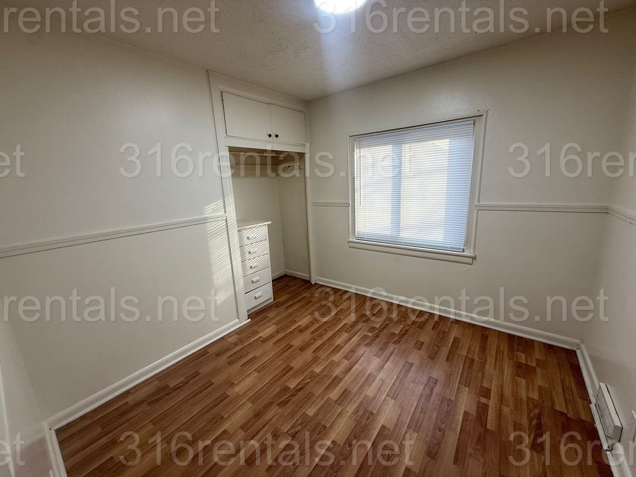 643 S Bluff Ave - Photo 6 of 9