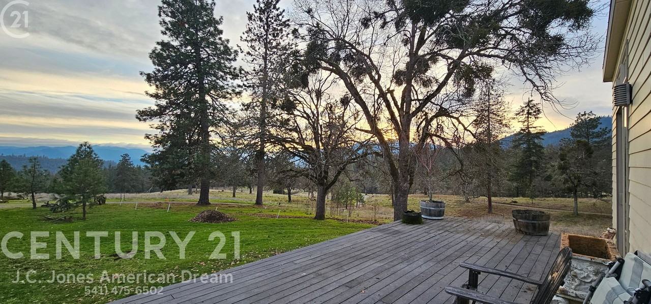 605 Missouri Flat Rd - Photo 2 of 33