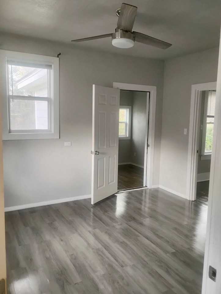 1511 W Main St - Photo 3 of 12