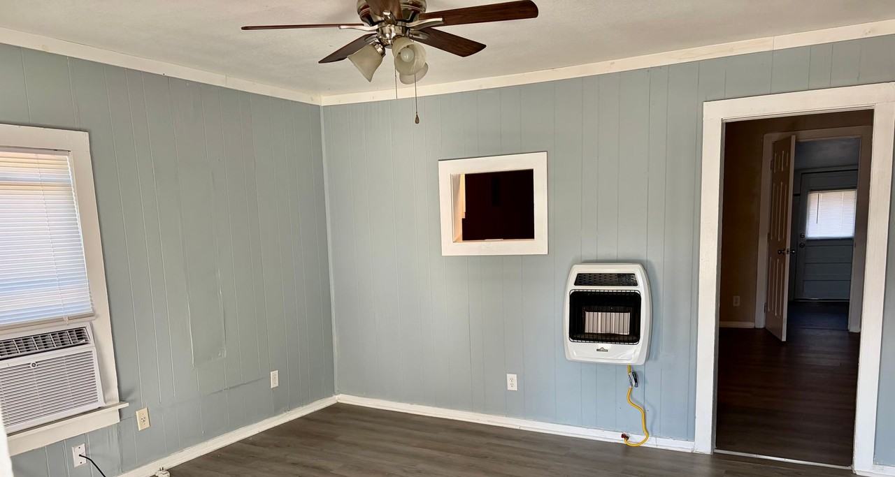 903 6th Ave Nw - Photo 3 of 8