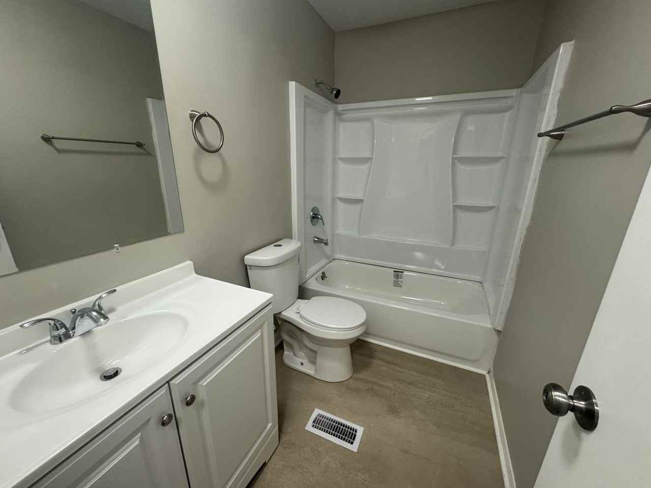 2536 Oepts Ave - Photo 4 of 10