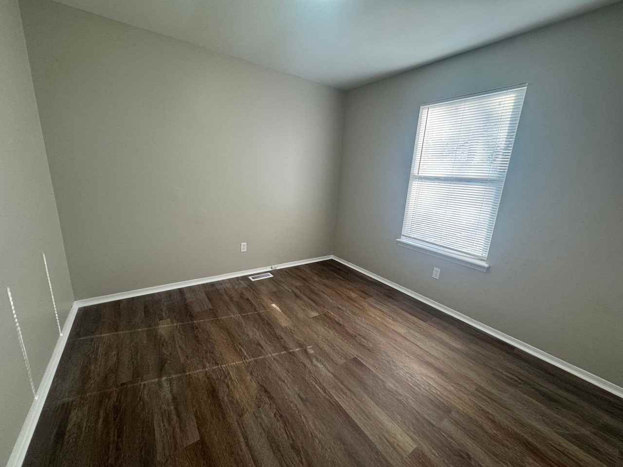 2536 Oepts Ave - Photo 6 of 10