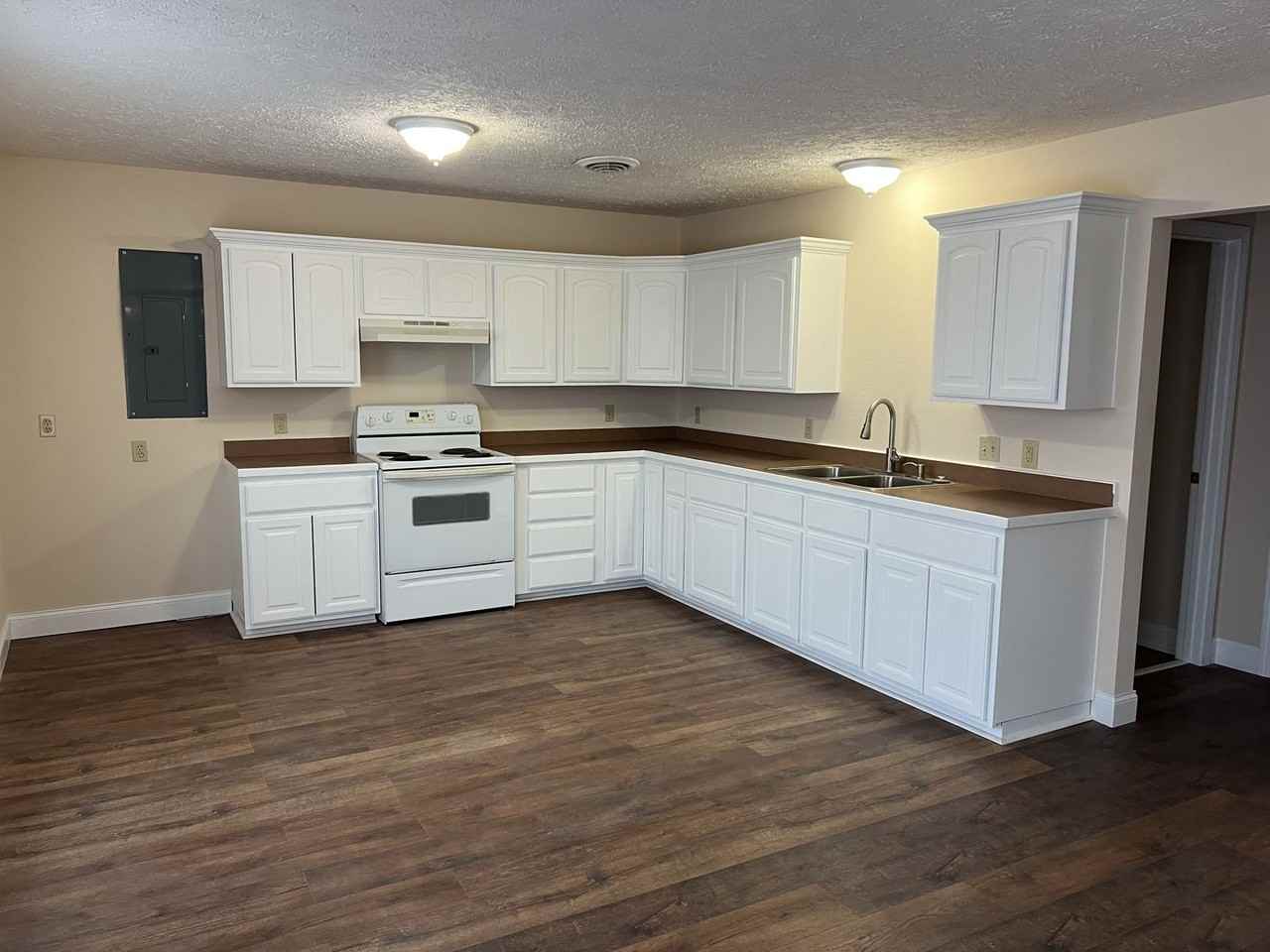 2330 Cologna Rd - Photo 2 of 7