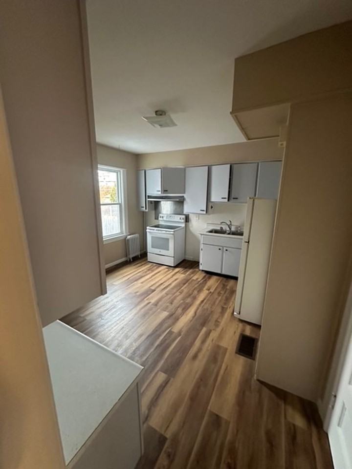 293 Dartmouth St - Photo 2 of 18