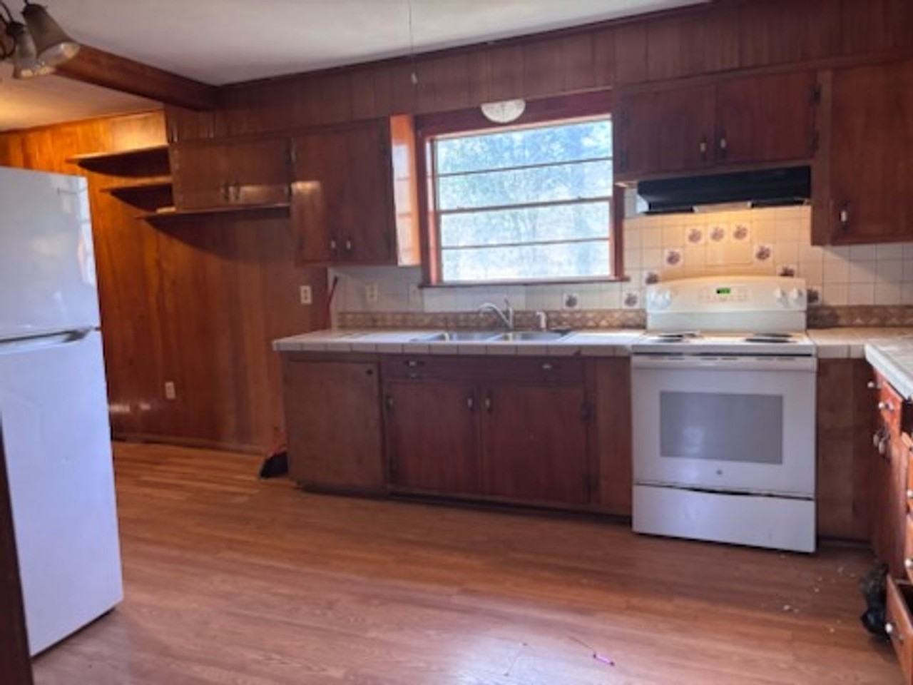 2005 Wisteria Dr - Photo 2 of 10