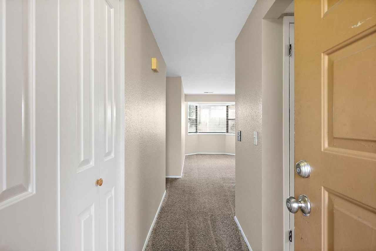 220 Israel Rd Sw - Photo 3 of 30