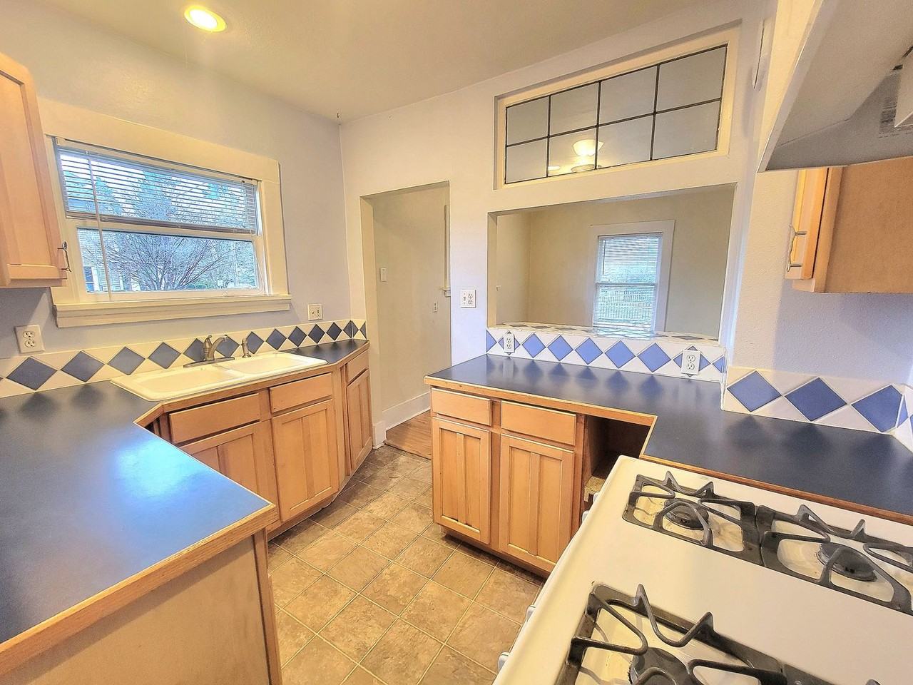 5006 Se Knapp St - Photo 5 of 24