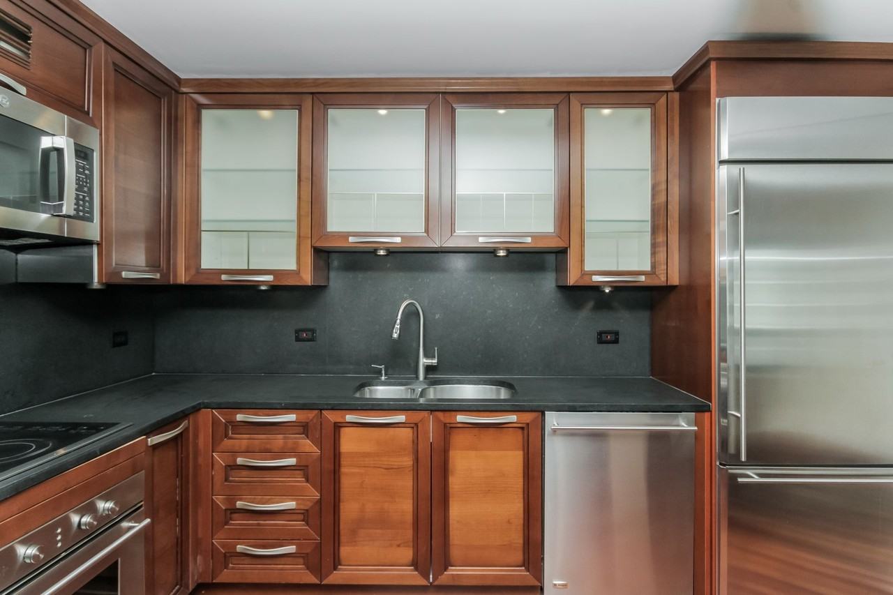 440 N Wabash Condos - Photo 2 of 29