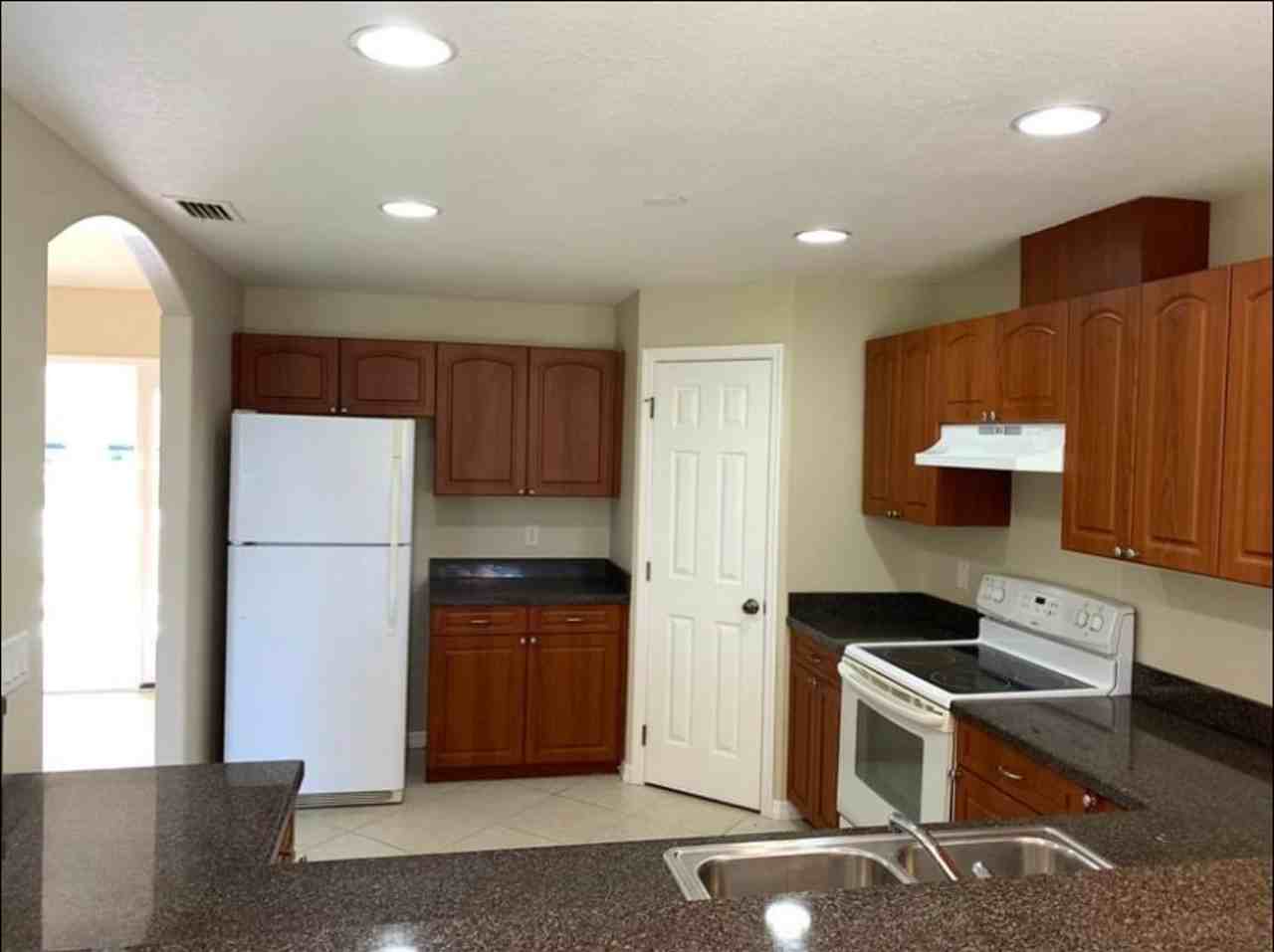 1684 Oketo St - Photo 6 of 14