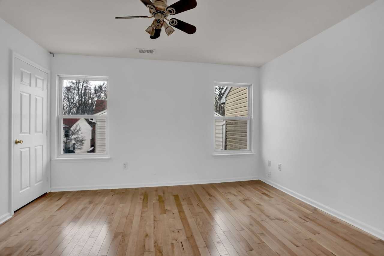 3902 Cotton Tree Ln - Photo 3 of 31