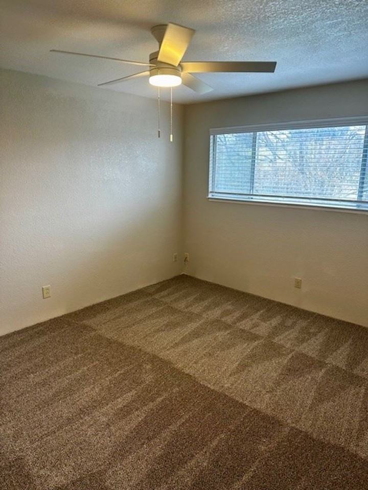 2 Bedroom 1 bath apartments available now! - Photo 2 of 11
