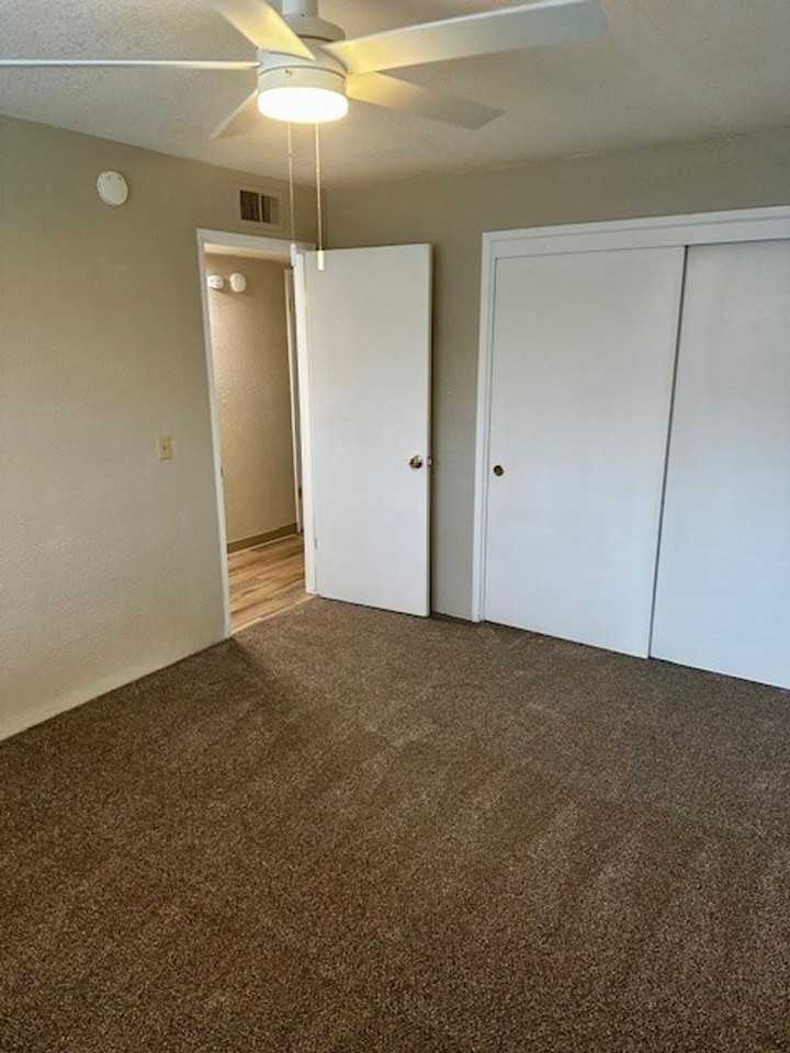2 Bedroom 1 bath apartments available now! - Photo 3 of 11