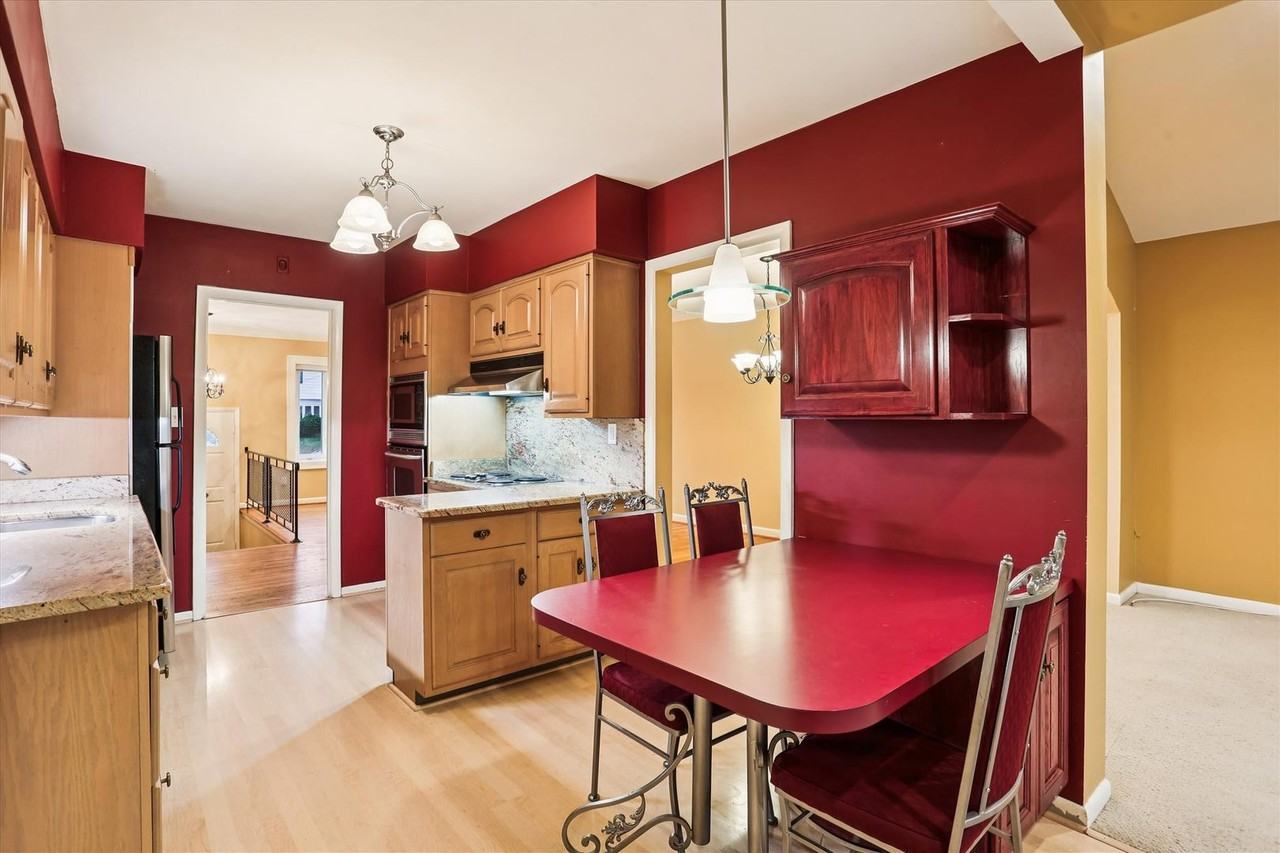 1001 Loxford Ter - Photo 3 of 21