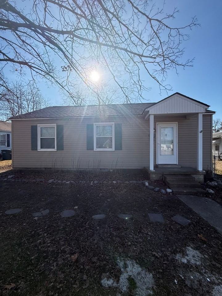 619 E Jackson St - Photo 3 of 25