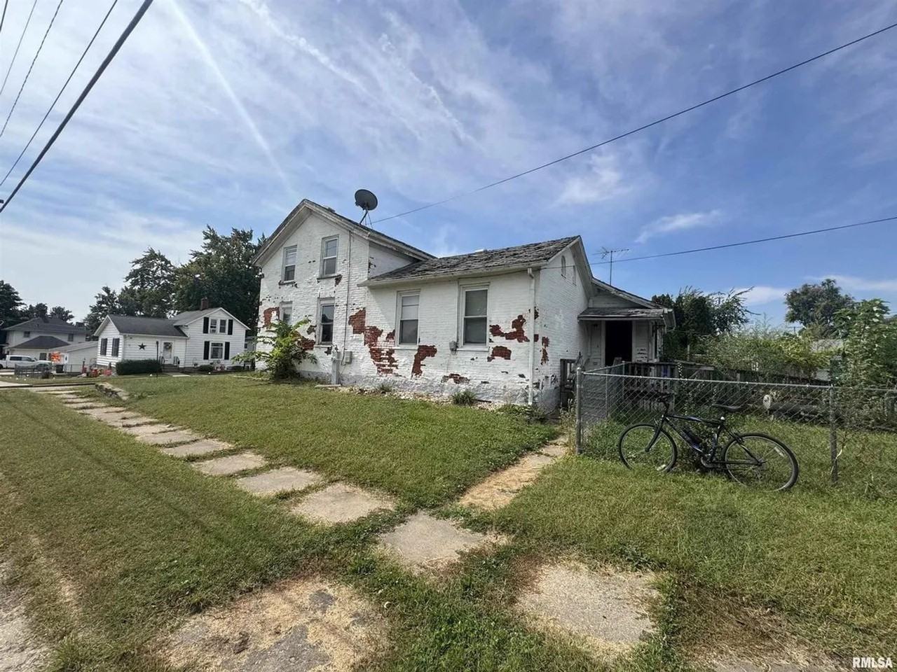 517 12th Ave - Photo 2 of 3