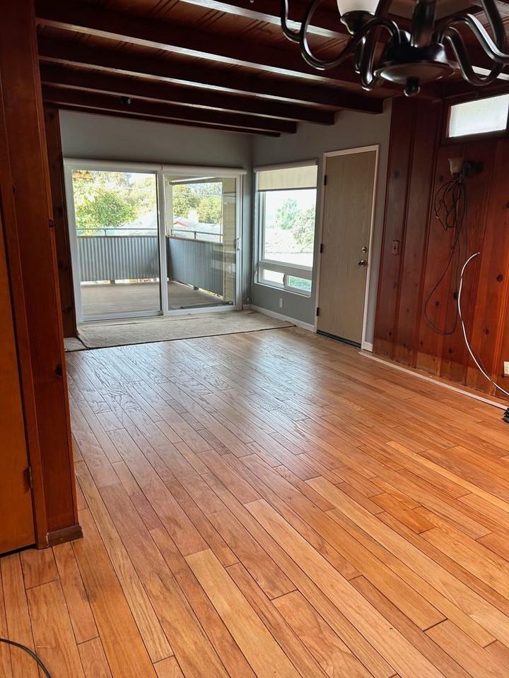 421 Fresno Ave - Photo 5 of 18