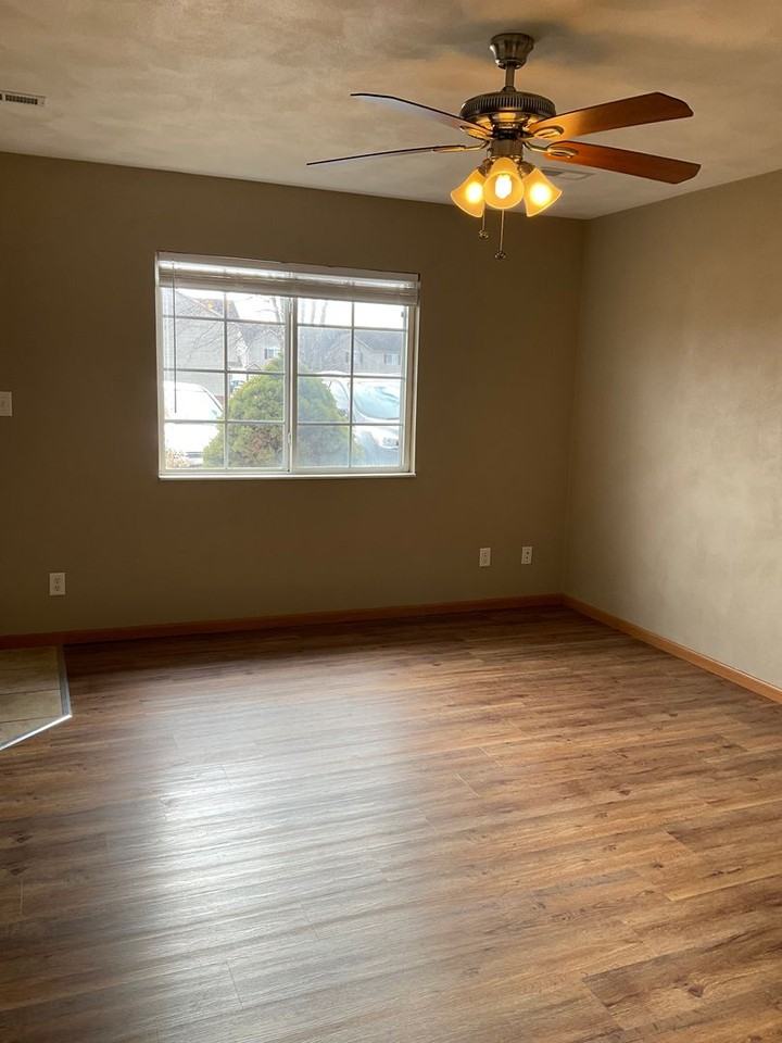 139 Northtowne St - Photo 2 of 20