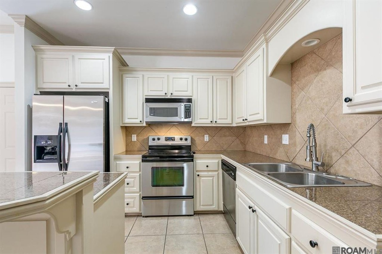 9541 Summer Pointe Ave - Photo 2 of 15